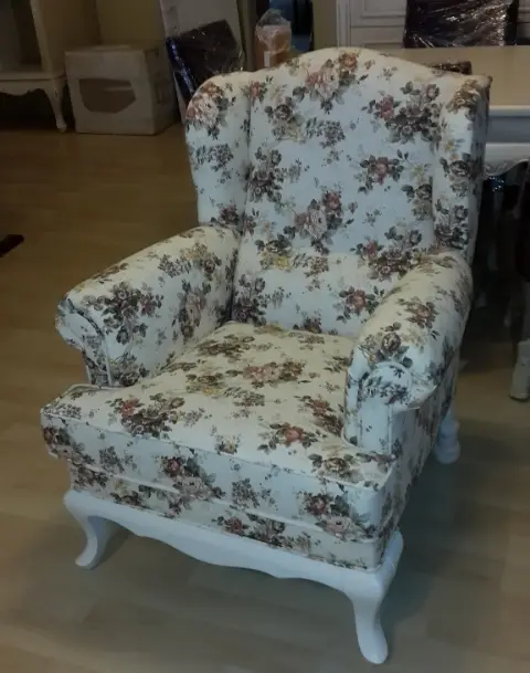 Klassischer Sessel Blumenmuster - Holzfüße Nach Maß