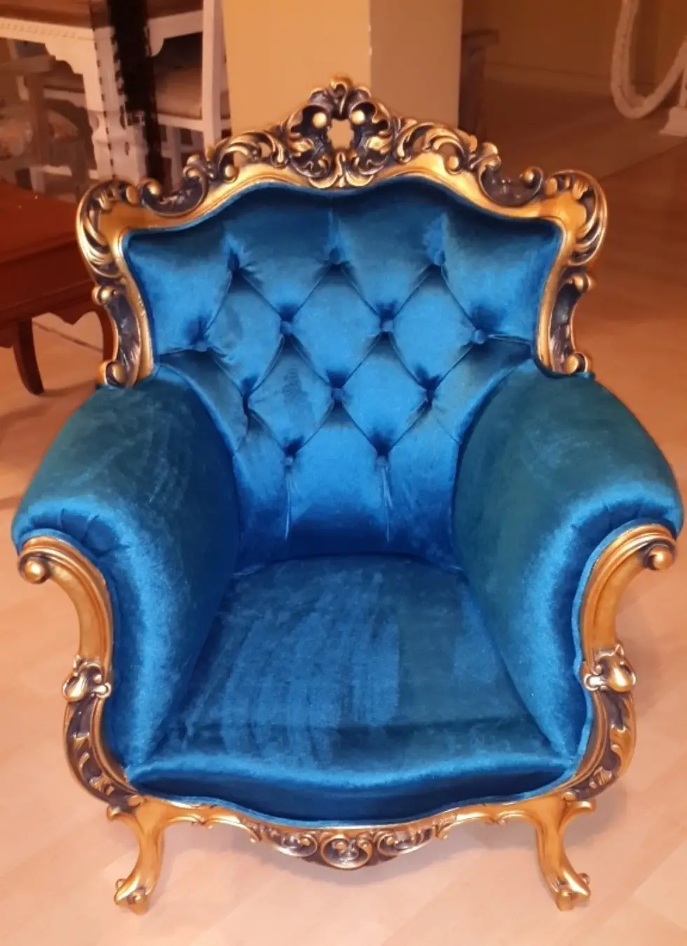 Produktcode: 19113 - Klassischer Sessel Parlamentsblau - Samt & Blattgold