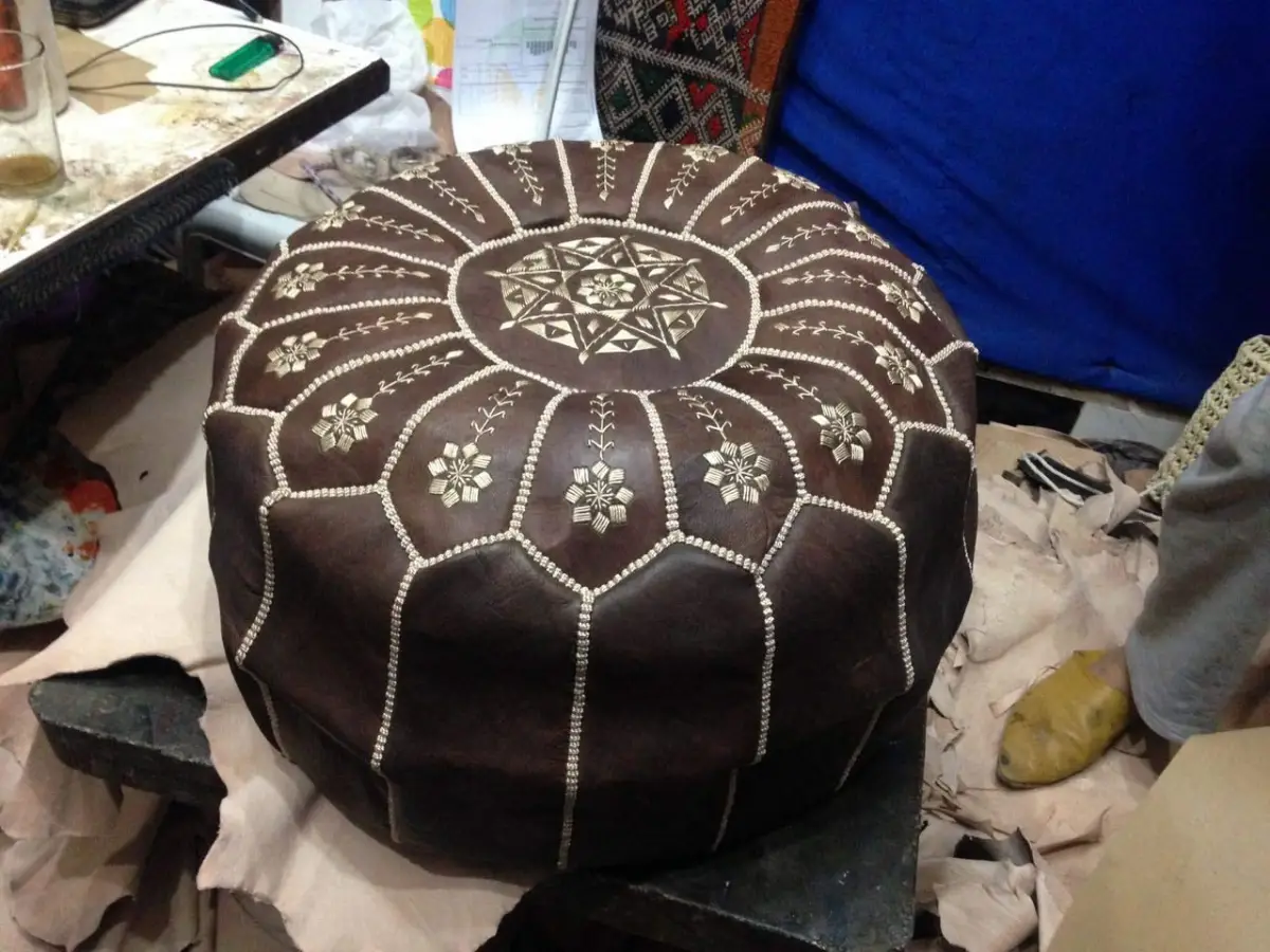 Pouf Marokkanisch - Taupe Leder, Fußhocker