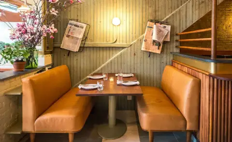 Sitzbank Taupe Leder - Café & Restaurant, Maßanfertigung
